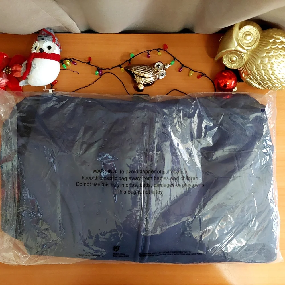 Disney's Wish movie 2023 zip up hoodie sweatshirt. NWT. With a Star zipper pull⭐ - Picture 11 of 11